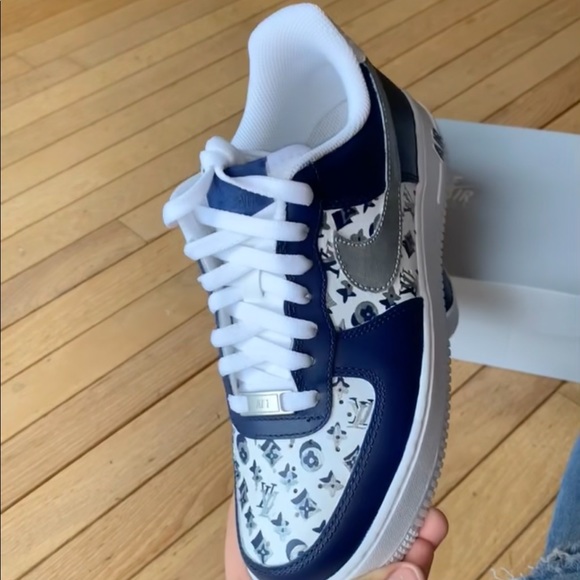 LV Double Hand Painted Air Force One - Picture 2 of 2